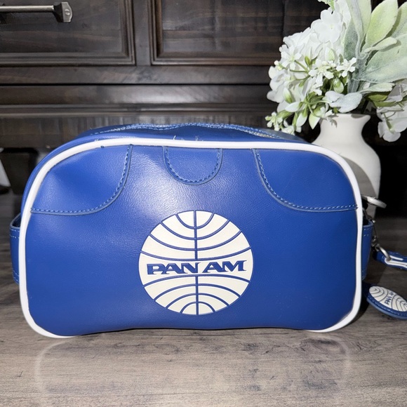 NWOT RETRO STYLE PAN AM COSMETIC WASH BAG - Picture 2 of 11